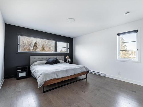 Master bedroom - 166 21E Avenue, Sainte-Anne-De-Sabrevois, QC - Indoor Photo Showing Bedroom