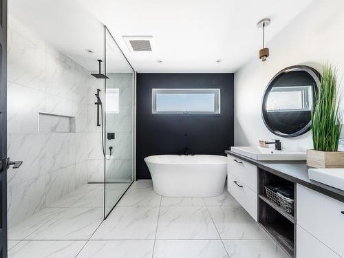 Bathroom - 166 21E Avenue, Sainte-Anne-De-Sabrevois, QC - Indoor Photo Showing Bathroom