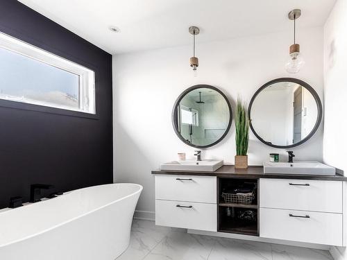 Salle de bains - 166 21E Avenue, Sainte-Anne-De-Sabrevois, QC - Indoor Photo Showing Bathroom