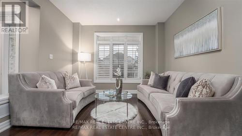 76 Blossomfield Cres, Cambridge, ON - Indoor Photo Showing Living Room