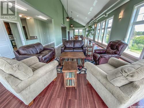 408 912 Otterloo Street, Indian Head, SK - Indoor Photo Showing Living Room