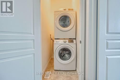 7 Burcombe Cross, Guelph, ON - Indoor Photo Showing Laundry Room