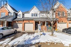 #61 -5223 FAIRFORD CRES  Mississauga, ON L5B 3L5