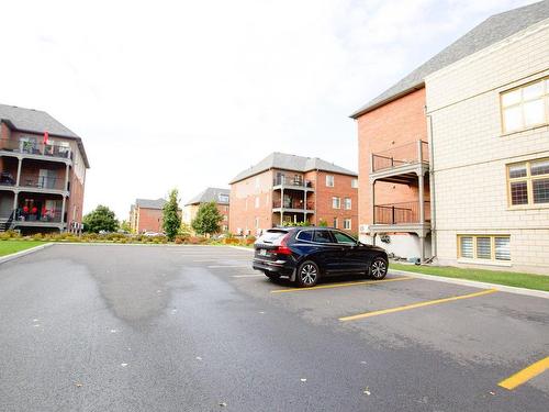 Stationnement - 3-9150 Rue Lennon, Brossard, QC - Outdoor With Balcony