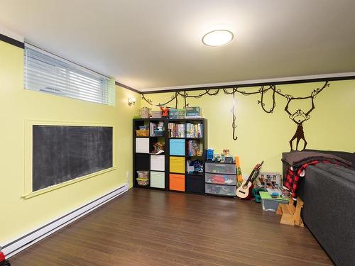 Family room - 34 Rue Rouleau, Notre-Dame-De-L'Île-Perrot, QC - Indoor Photo Showing Other Room