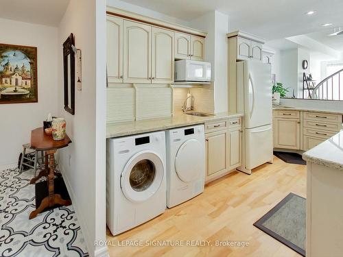Ph1502-181 Collier St, Barrie, ON - Indoor Photo Showing Laundry Room