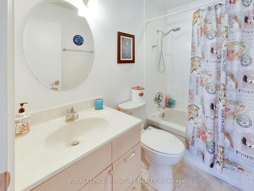 Ph1502-181 Collier St, Barrie, ON - Indoor Photo Showing Bathroom