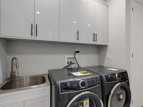 115 Rankin'S Cres, Blue Mountains, ON - Indoor Photo Showing Laundry Room