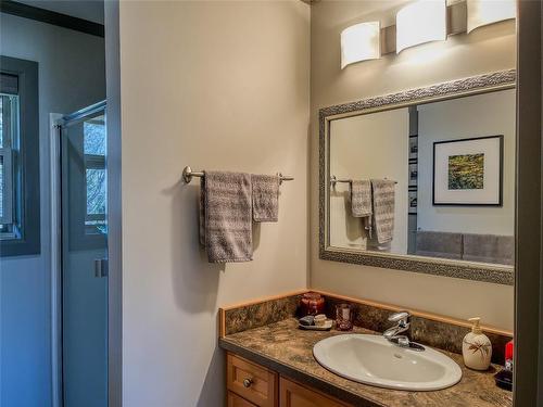 7342 Knight Road, Oliver, BC - Indoor Photo Showing Bathroom