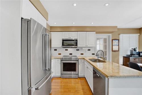 41 Christie Drive, Brampton, ON - Indoor Photo Showing Kitchen With Upgraded Kitchen