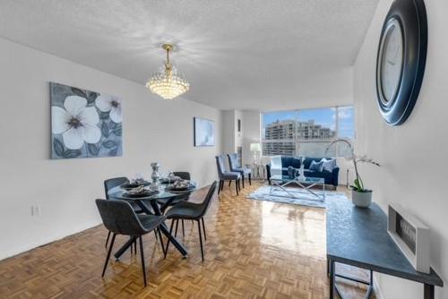 40 Panorama Court|Unit #1207, Toronto, ON - Indoor Photo Showing Dining Room