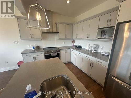 1021 Upperpoint Ave, London, ON - Indoor Photo Showing Kitchen
