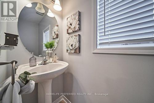 1243 Meath Drive, Oshawa, ON - Indoor Photo Showing Bathroom
