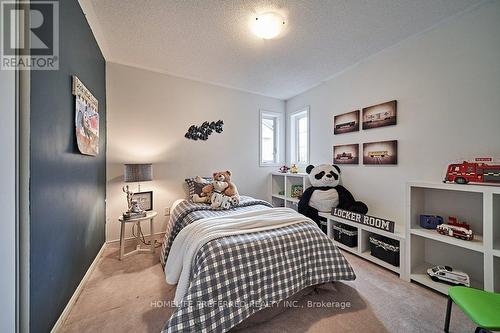 1243 Meath Drive, Oshawa, ON - Indoor Photo Showing Bedroom