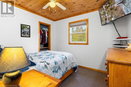 847 Pike Bay Road, Northern Bruce Peninsula, ON - Indoor Photo Showing Bedroom