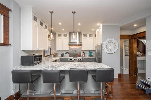 20 Abigail Avenue, Brantford, ON - Indoor Photo Showing Kitchen With Upgraded Kitchen