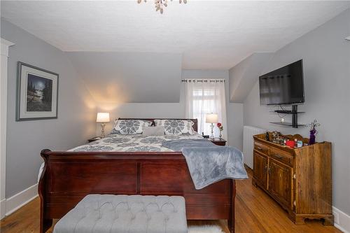 20 Abigail Avenue, Brantford, ON - Indoor Photo Showing Bedroom