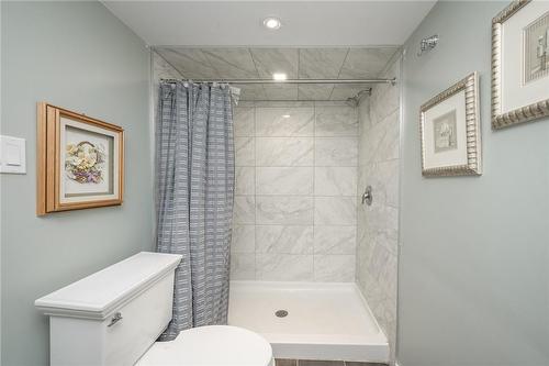 20 Abigail Avenue, Brantford, ON - Indoor Photo Showing Bathroom