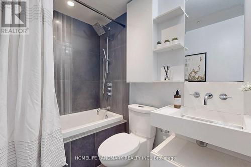 4204 - 5 St Joseph Street, Toronto, ON - Indoor Photo Showing Bathroom