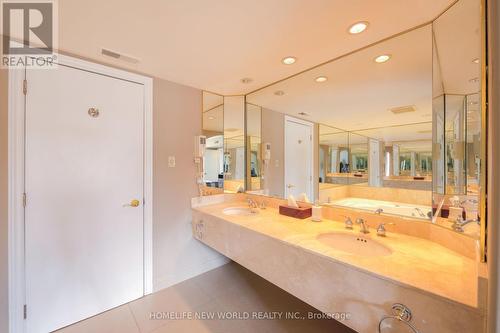 #2074/75 -90 Highland Dr, Oro-Medonte, ON - Indoor Photo Showing Bathroom