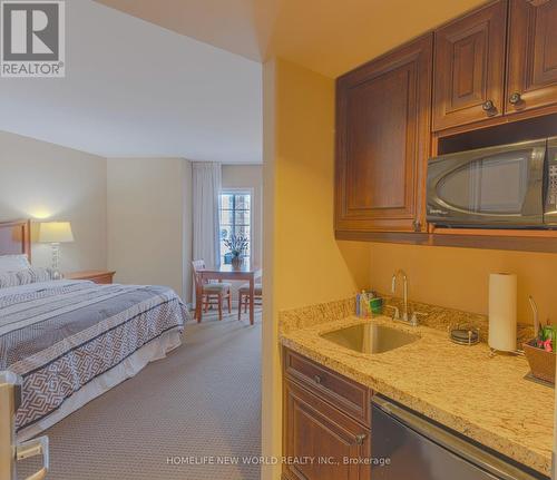 #2074/75 -90 Highland Dr, Oro-Medonte, ON - Indoor Photo Showing Bedroom