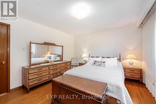 1243 Highway 5 W, Hamilton, ON - Indoor Photo Showing Bedroom