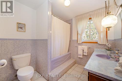 1243 Highway 5 W, Hamilton, ON - Indoor Photo Showing Bathroom