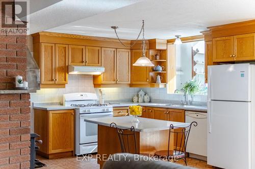 1243 Highway 5 W, Hamilton, ON - Indoor Photo Showing Kitchen