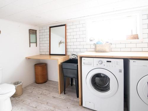 Salle de lavage - 703 Av. Potvin, La Pocatière, QC - Indoor Photo Showing Laundry Room