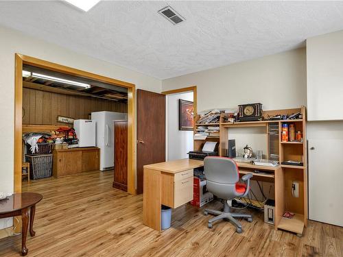 260 Kelsey Way, Sayward, BC - Indoor Photo Showing Office