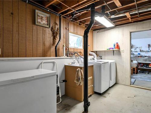 260 Kelsey Way, Sayward, BC - Indoor Photo Showing Laundry Room
