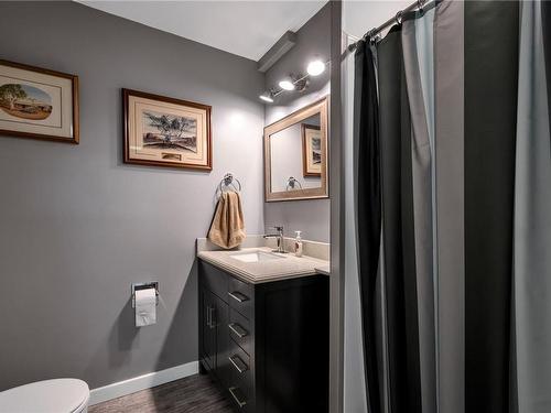 260 Kelsey Way, Sayward, BC - Indoor Photo Showing Bathroom