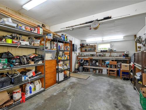 260 Kelsey Way, Sayward, BC - Indoor Photo Showing Garage