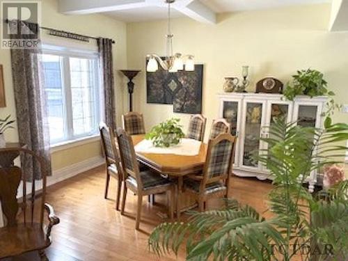 883128 Highway 65 E, Temiskaming Shores, ON - Indoor Photo Showing Dining Room