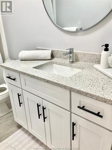 94 Kerr Avenue, Chatham, ON - Indoor Photo Showing Bathroom