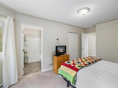 235 Ninth St, Nanaimo, BC - Indoor Photo Showing Bedroom