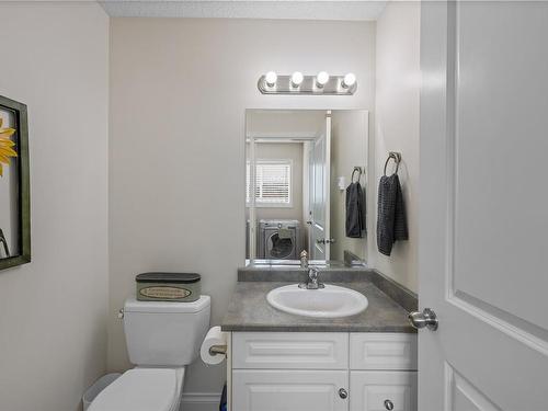 235 Ninth St, Nanaimo, BC - Indoor Photo Showing Bathroom