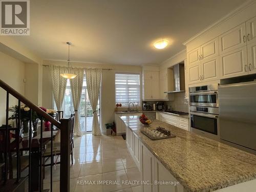 36 Carrville Woods Circle, Vaughan, ON - Indoor Photo Showing Kitchen