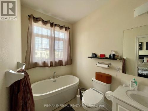 36 Carrville Woods Circ, Vaughan, ON - Indoor Photo Showing Bathroom