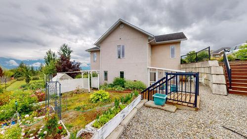 1062 Simmons Road, Creston, BC - Outdoor With Exterior