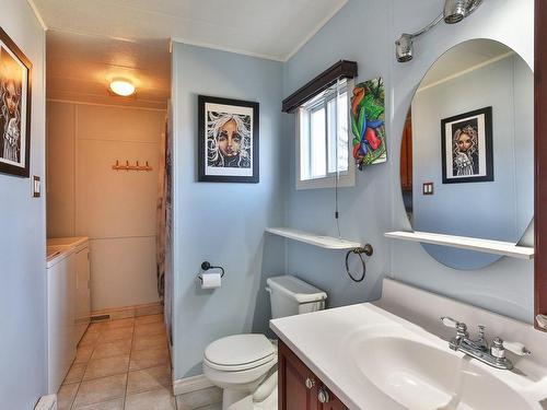 Salle de bains - 42 9E Rue, Saint-Jean-Sur-Richelieu, QC - Indoor Photo Showing Bathroom