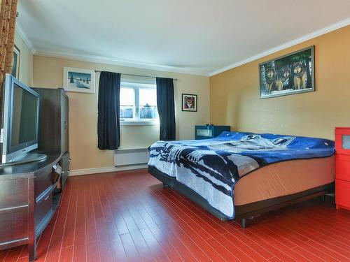 Chambre Ã  coucher principale - 42 9E Rue, Saint-Jean-Sur-Richelieu, QC - Indoor Photo Showing Bedroom