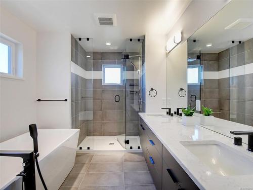 6529 Helgesen Rd, Sooke, BC - Indoor Photo Showing Bathroom