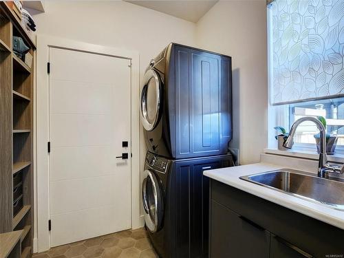 6529 Helgesen Rd, Sooke, BC - Indoor Photo Showing Laundry Room