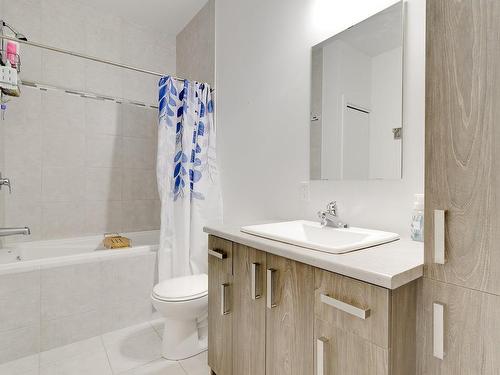 Bathroom - 306-5960 Rue De La Tourbière, Longueuil (Saint-Hubert), QC - Indoor Photo Showing Bathroom