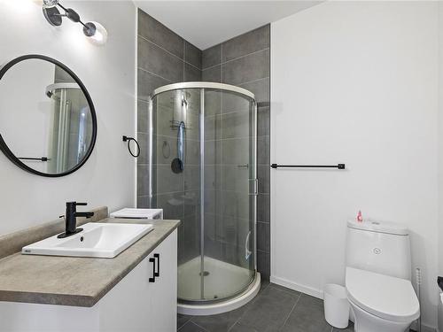5209 Norton Rd, Nanaimo, BC - Indoor Photo Showing Bathroom