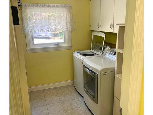 3724 Happy Valley Rd, Metchosin, BC - Indoor Photo Showing Laundry Room