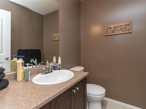 2214 Townsend Rd, Sooke, BC - Indoor Photo Showing Bathroom
