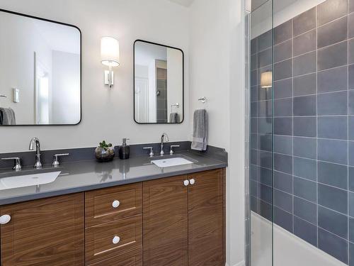 4-3086 Washington Ave, Victoria, BC - Indoor Photo Showing Bathroom