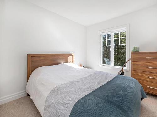 4-3086 Washington Ave, Victoria, BC - Indoor Photo Showing Bedroom